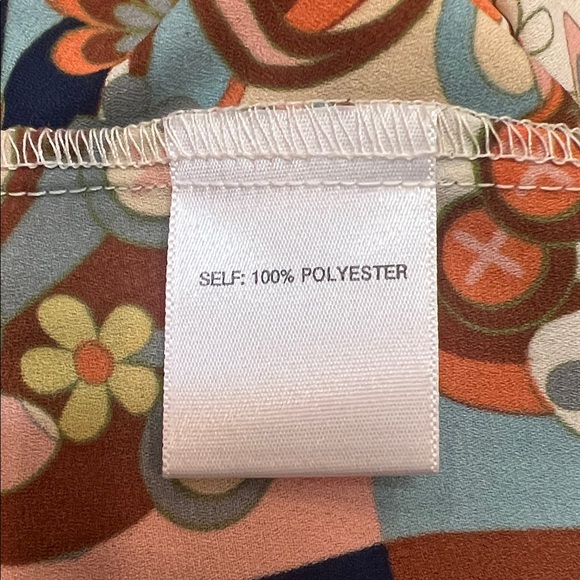 Rose & Olive Vibrant Floral Button Down Shirt - Picture 3 of 6